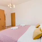 Apartment Neve