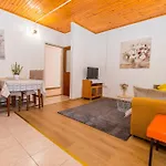 Apartment Neve *