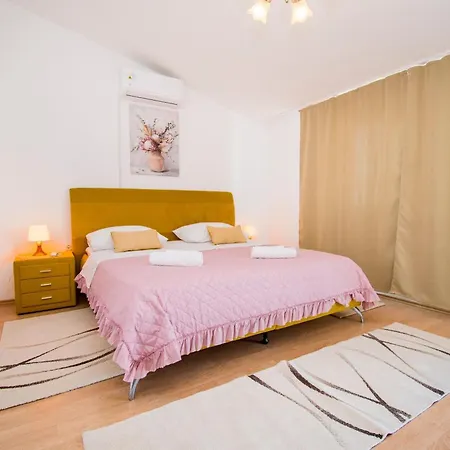 Neve Apartman